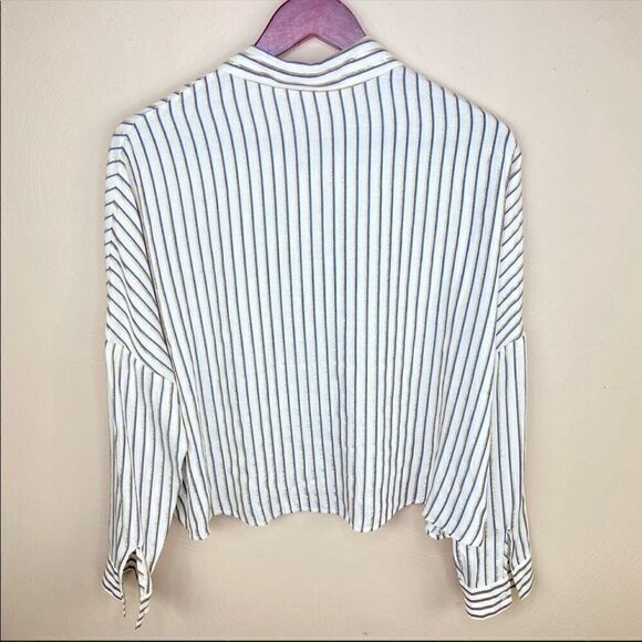 Express The Boxy Shirt Striped Button Front Shirt Blue White Gold Small - Picture 6 of 12